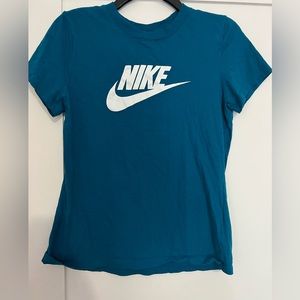 Women’s Nike small tee